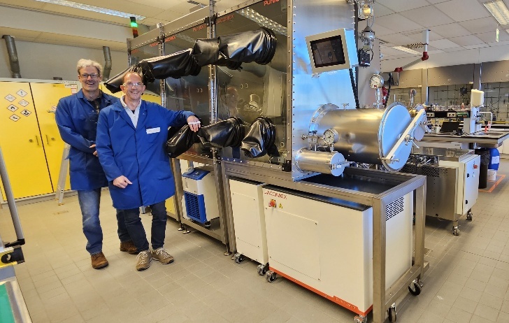 Chemistry_glovebox
